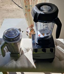 Vitamix 5200 Bundle with Stainless Steel Jar
