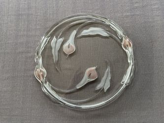 Vintage Mikasa Mayfair Calla Lily Heavy Crystal Cake Plate, excellent condition, 14” diameter with 1” edge.