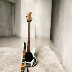 Sterling Stingray Ray34HH