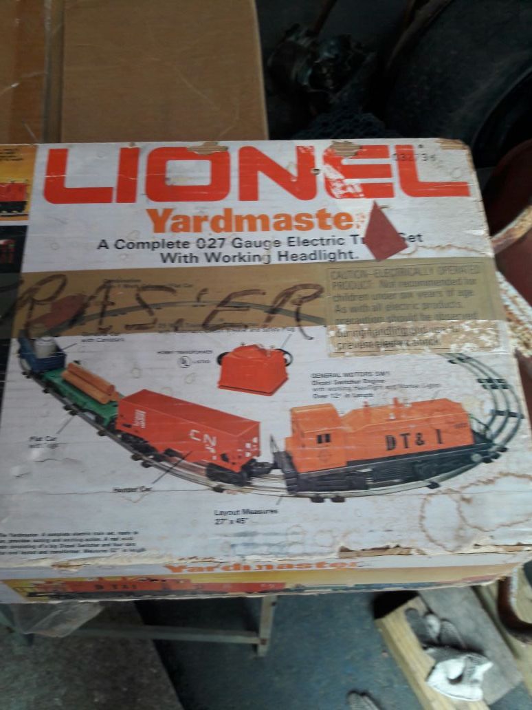 Lionel yardmaster old train set complete used very little see our other items on my sight