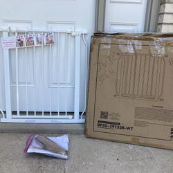 28-32” Pressure Mounted Door Gate 