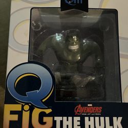 Hulk Statue 