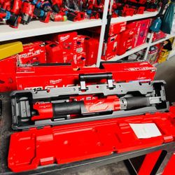 Milwaukee
M12 FUEL ONE-KEY 12-Volt Lithium-lon Brushless Cordless 3/8 in. Digital Torque Wrench (Tool-Only)