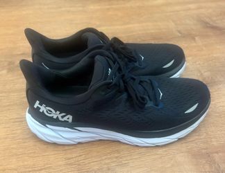 Hoka One One Clifton 8 Women’s Sneakers. Size 9.5 B