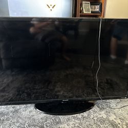 BROKEN SHARP TV 60 inch