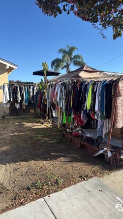 WOMENS CLOTHES