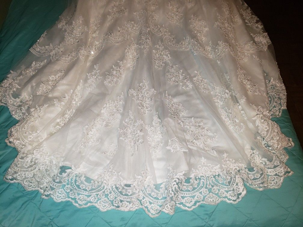 Wedding dress