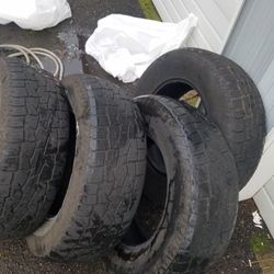 Set of 265/70R18