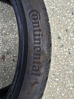 Continental ExtremeContact DWS06 PLUS UHP All Season 245/35ZR20 95Y XL Passenger Tire