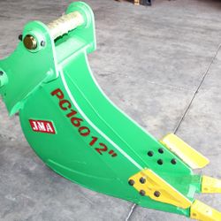 Excavator Komatsu PC160 Bucket GP 12-inch width. 