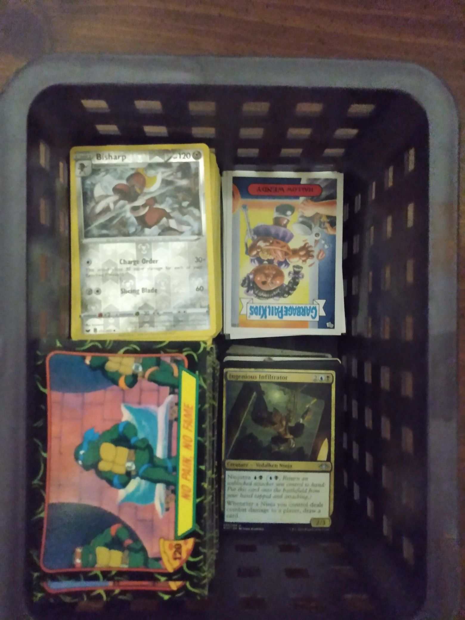 Mixed lot of cards