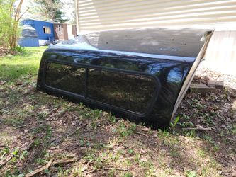 72 Inch Black Truck Cap 