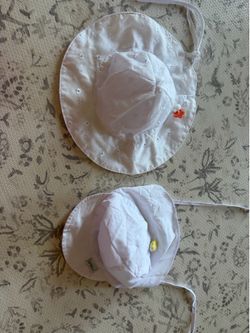Sun hats 0-6 months