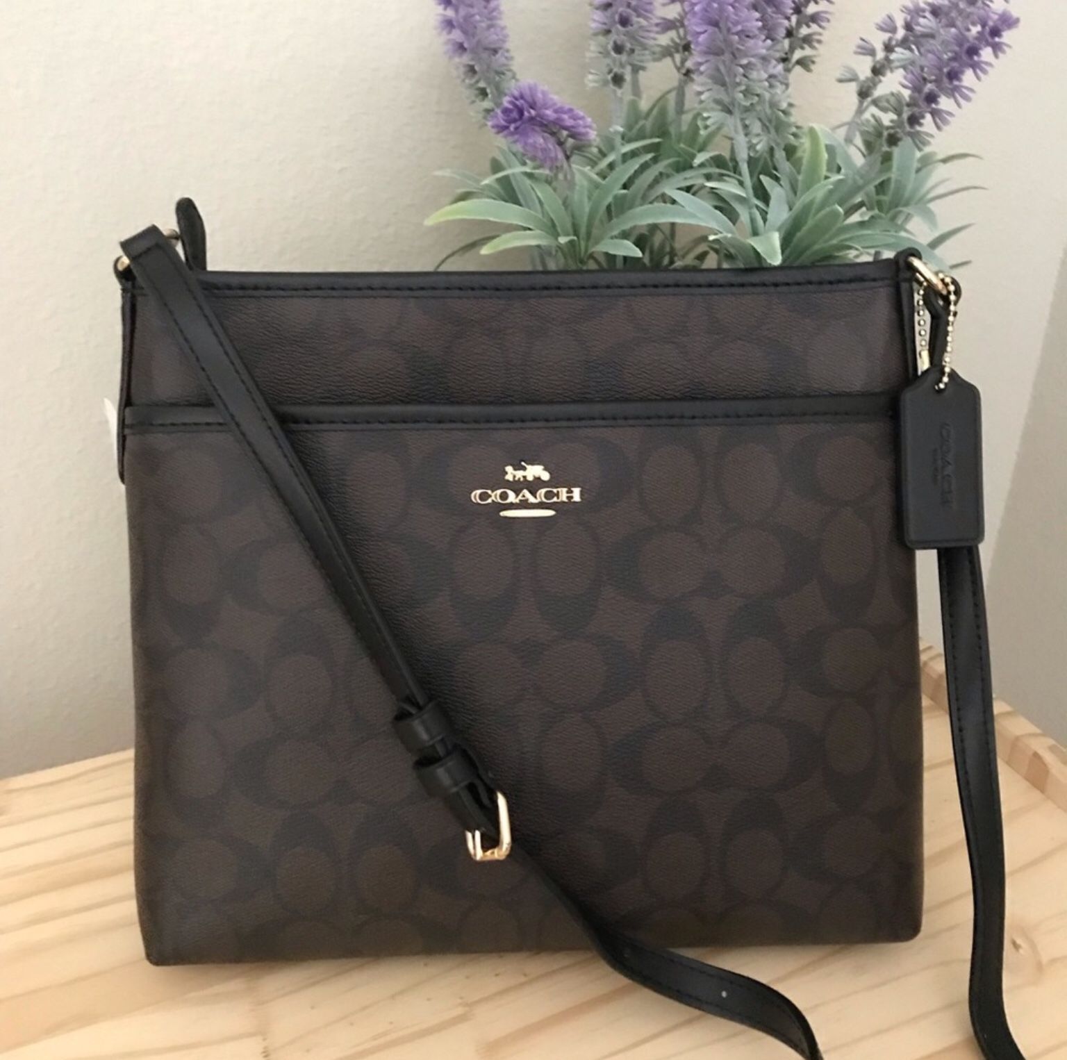 🌷Authentic Coach File Crossbody In Signature Canvas NWT.