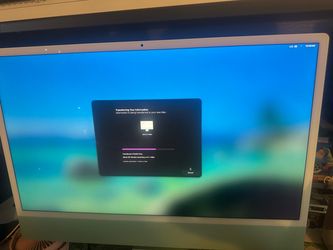 2023 24” iMac Green Desktop