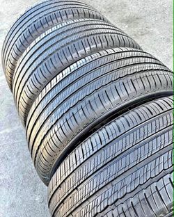 235/50/19 Michelin 📍📍 Vendo un set de llantas con 80% de vida las 4 📍🌟