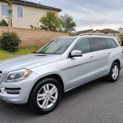 2013 Mercedes GL450 In Excellent Condition