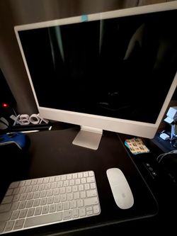 Apple - iMac 24-inch All-in-One - M4 chip - Built for Apple Intelligence - 8 Core CPU - 8 Core GPU - 16GB Memory - 256GB SSD - Silver