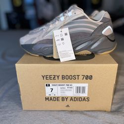 Adidas Yeezy Boost 700 V2 Tephra