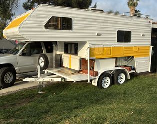 CabOver Camper/1990 Lance Squire