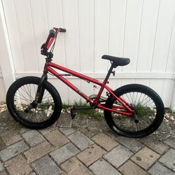 Mongoose Legion L20 BMX Bike (Red)