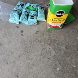 Miracle Grow Plant Food