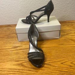 New Bandolino sandal size 7
