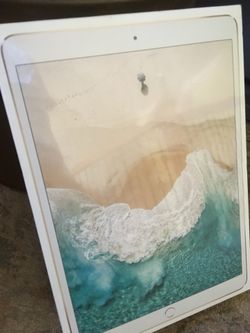Latest version iPad Pro second generation with highest storage capacity 512gb gold 10.5 inch WiFi. Factory sealed new
