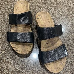 Vionic Wedge Metallic Strap Sandal Size 5