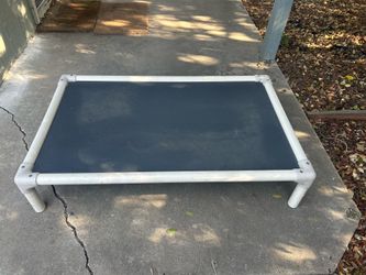 Dog bed - elevated