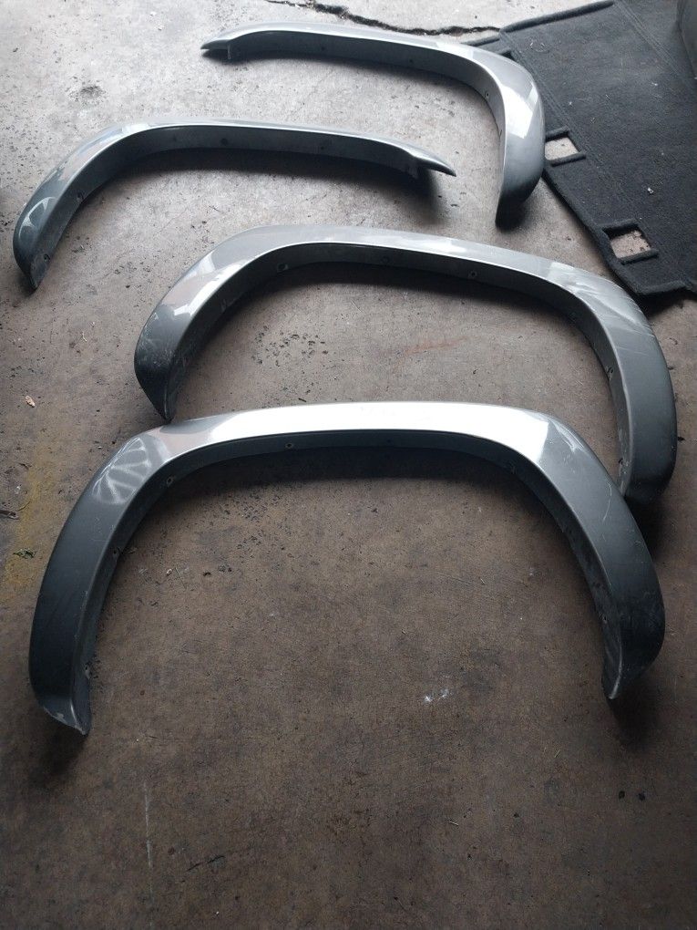 FENDER FLARES FOR 2001 TO 2007 SILVERADO