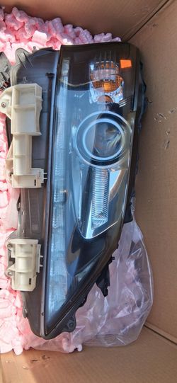 2015 Lexus gs350 headlight part clean complete part
