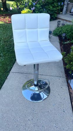 3 Bar Stools
