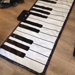 Floor Piano 5’ 9”