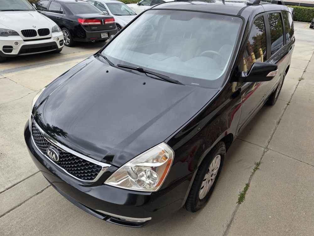 2014 KIA Sedona