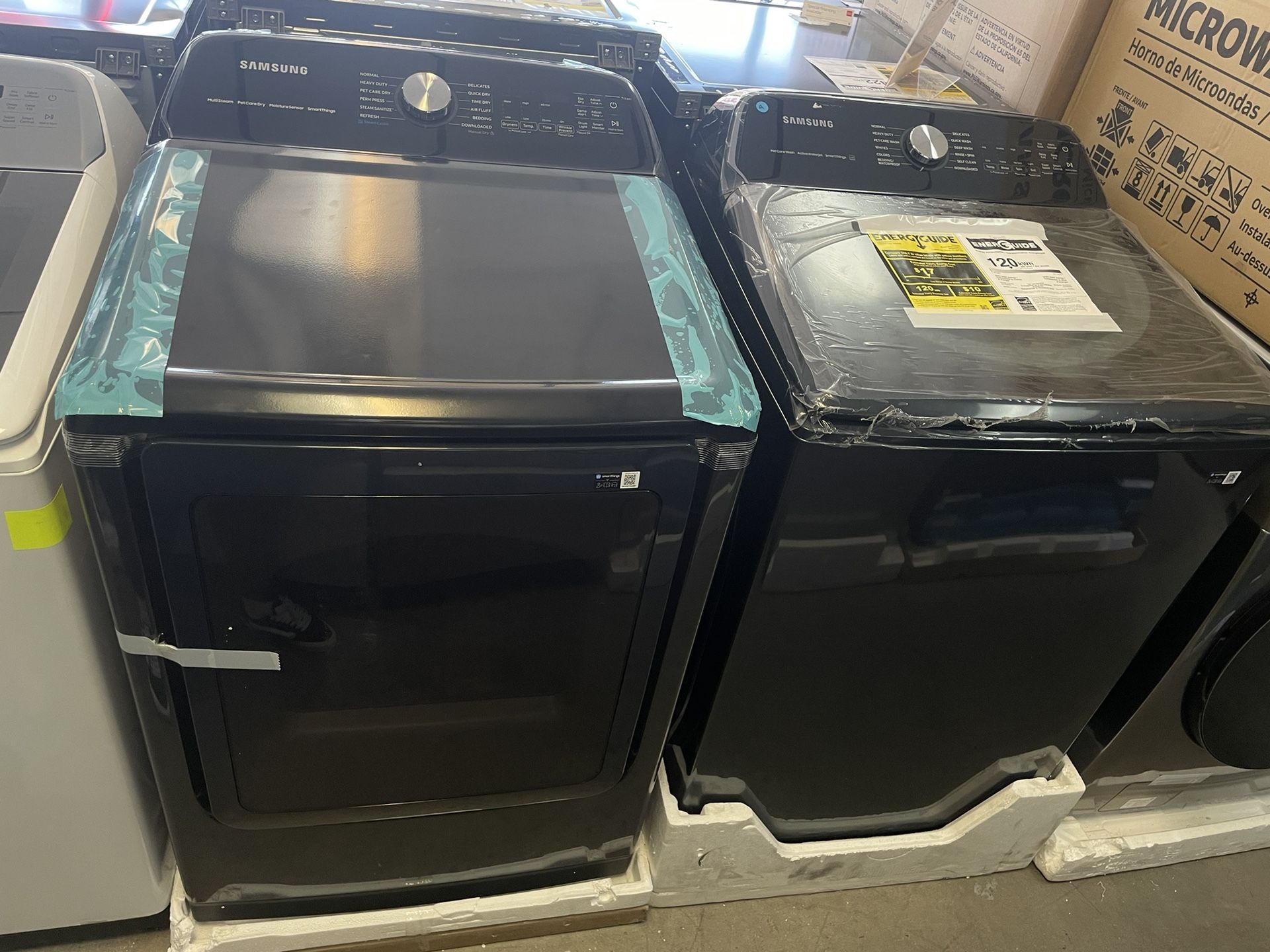 Samsung 5.4 Cu Top Load Washer With PetCare & Gas Dryer Set In Navy Blue