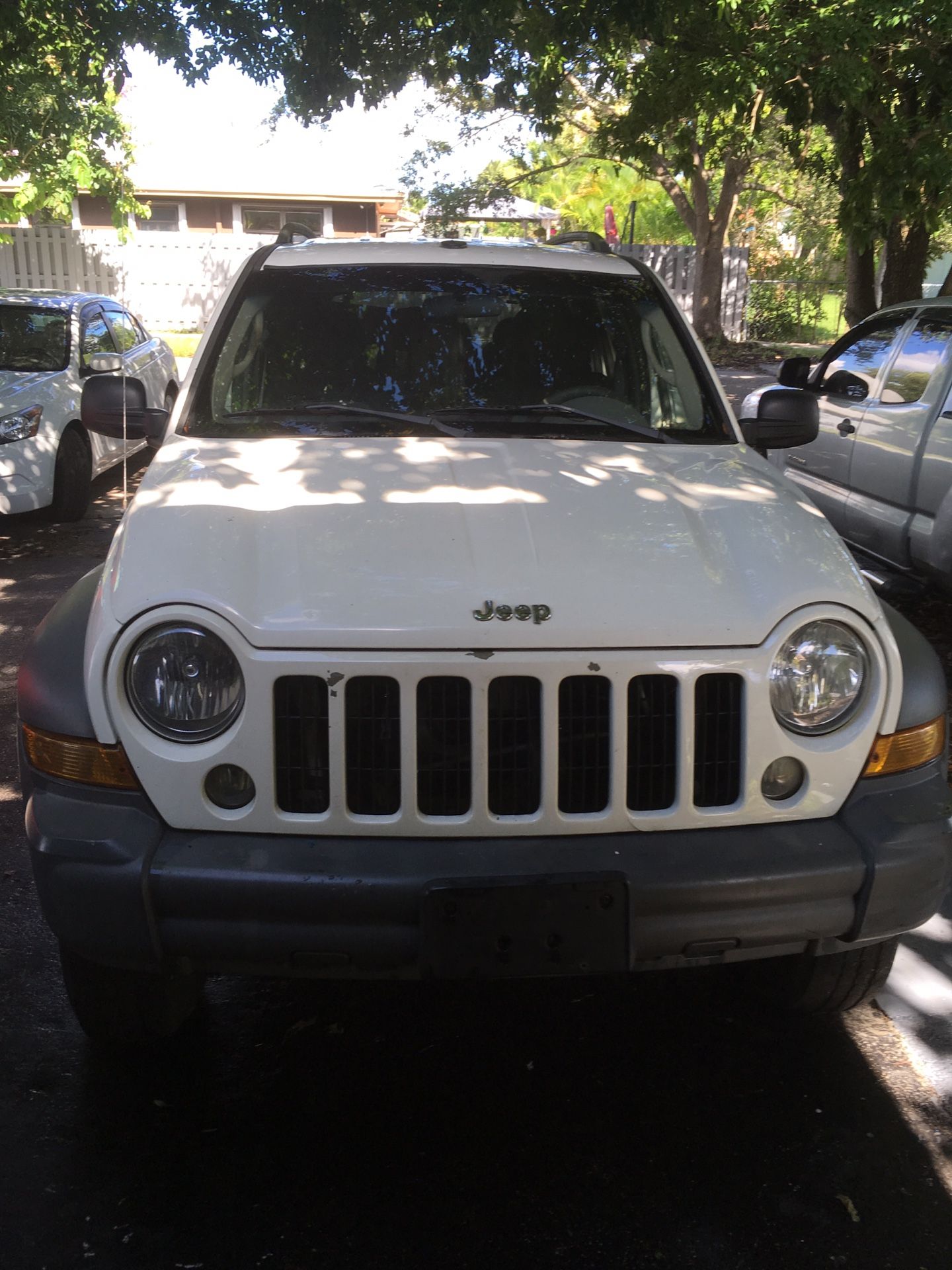 Part out Jeep Liberty 2006 no engine