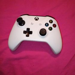 Microsoft Model 1708 wireless controller for XBox One