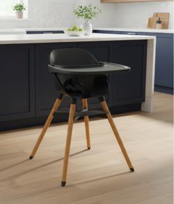 Lalo The Chair 3-in-1 Convertible High Chair with optional Cushion Cover, Good condition. Some wear on tray. Retails $149