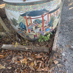 Oriental Chinese planter