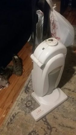 LUX. VACUME CLEANER