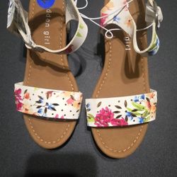 STRAPPY WOOD HEEL SANDAL - Floral Print Size 2 youth