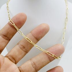 10k gold necklace paper clip ❤️ 16” long  ❤️ Measures 3.5mm wide  ❤️ Paperclip style chain    ❤️ Cadena en oro 10k 