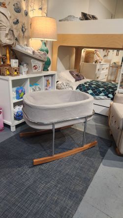 Monte Design Rockwell bassinets for sale. 2 base and basket options available.