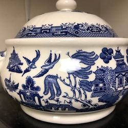 Willow Blue by Church Hill Casserole Dish