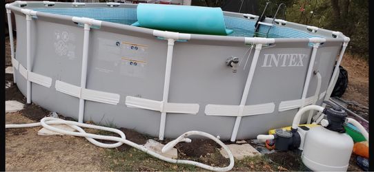Intex - like new-  15 foot Round Pool w/ Filter