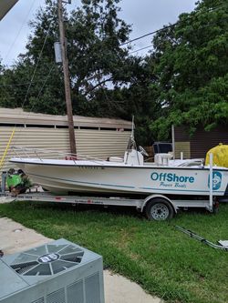 Offshore powerboat 18'