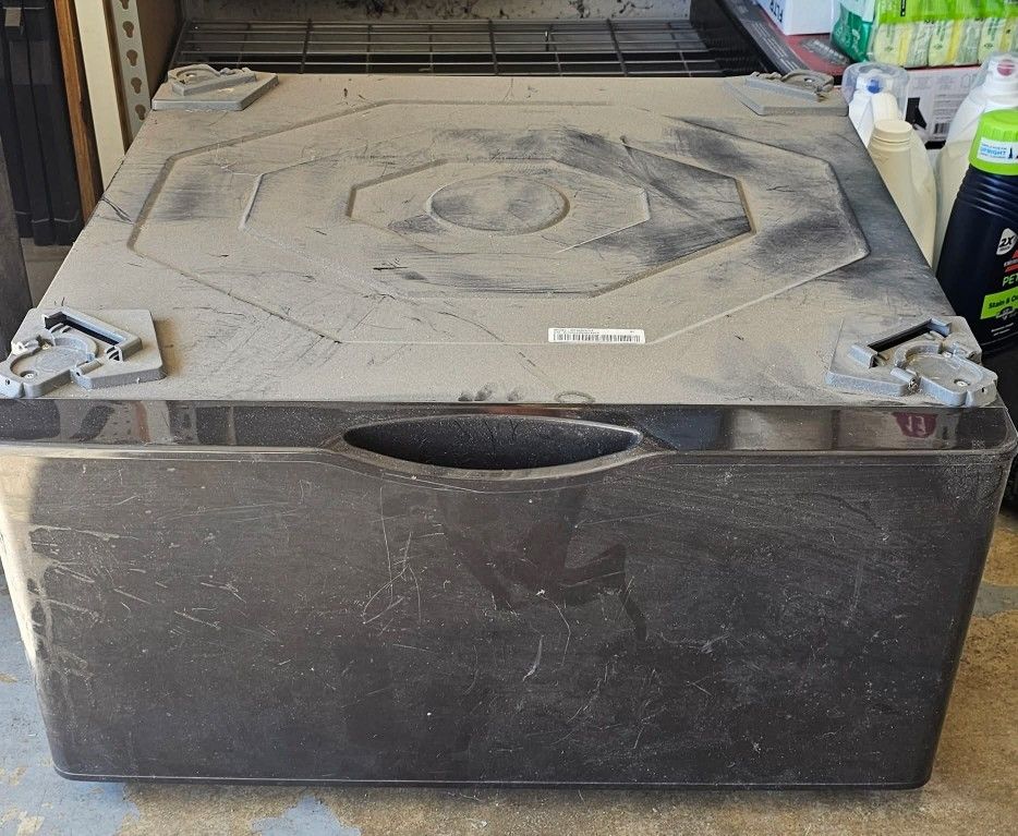 FREE *USED* Samsung Washer & Dryer Pedestal