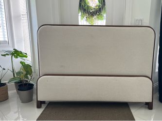 Queen / full modern bed