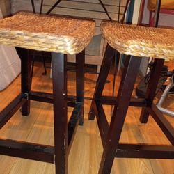 Short Bar Stools 